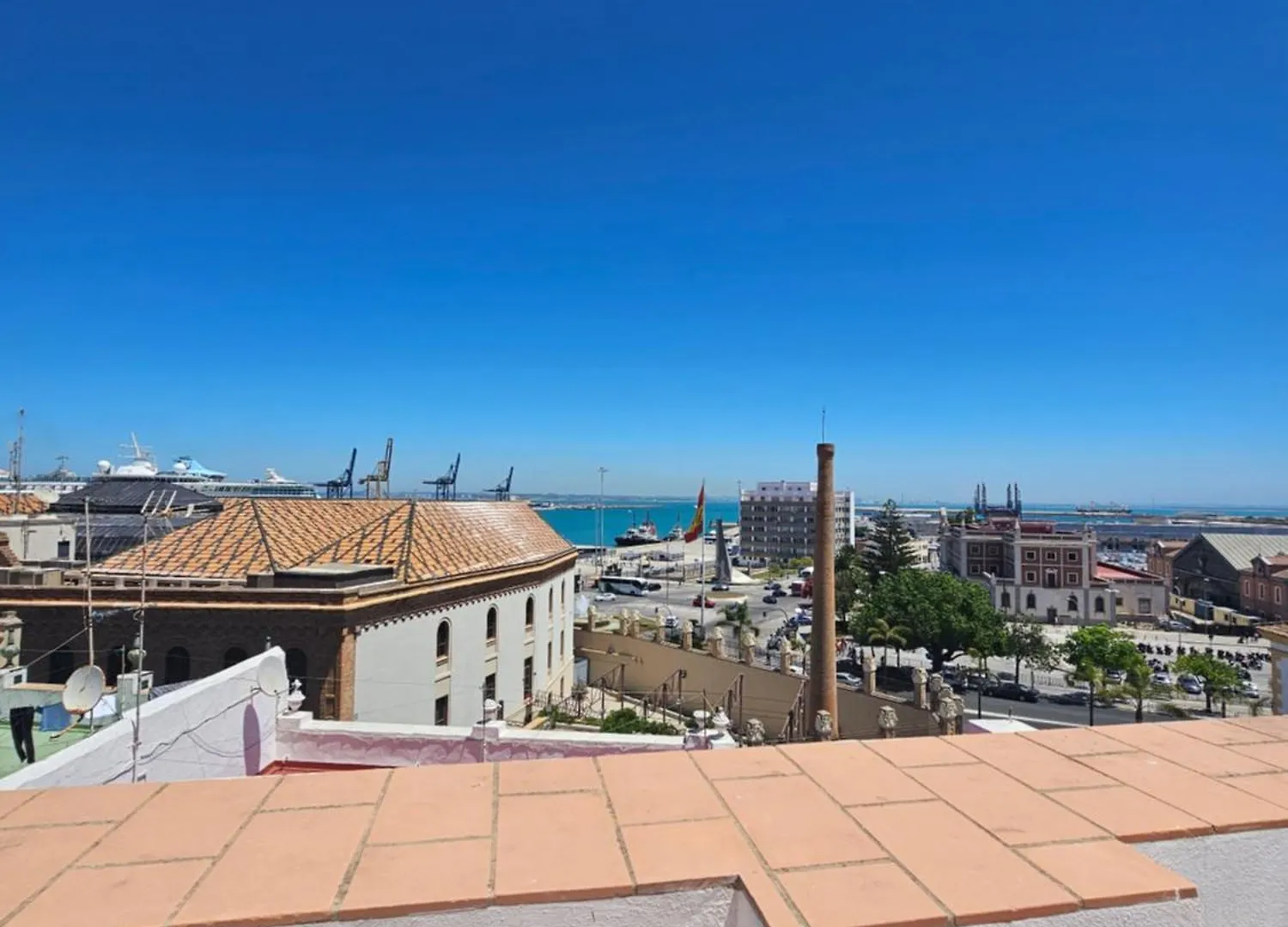 Apartamentos Plaza Santo Domingo Cádiz España