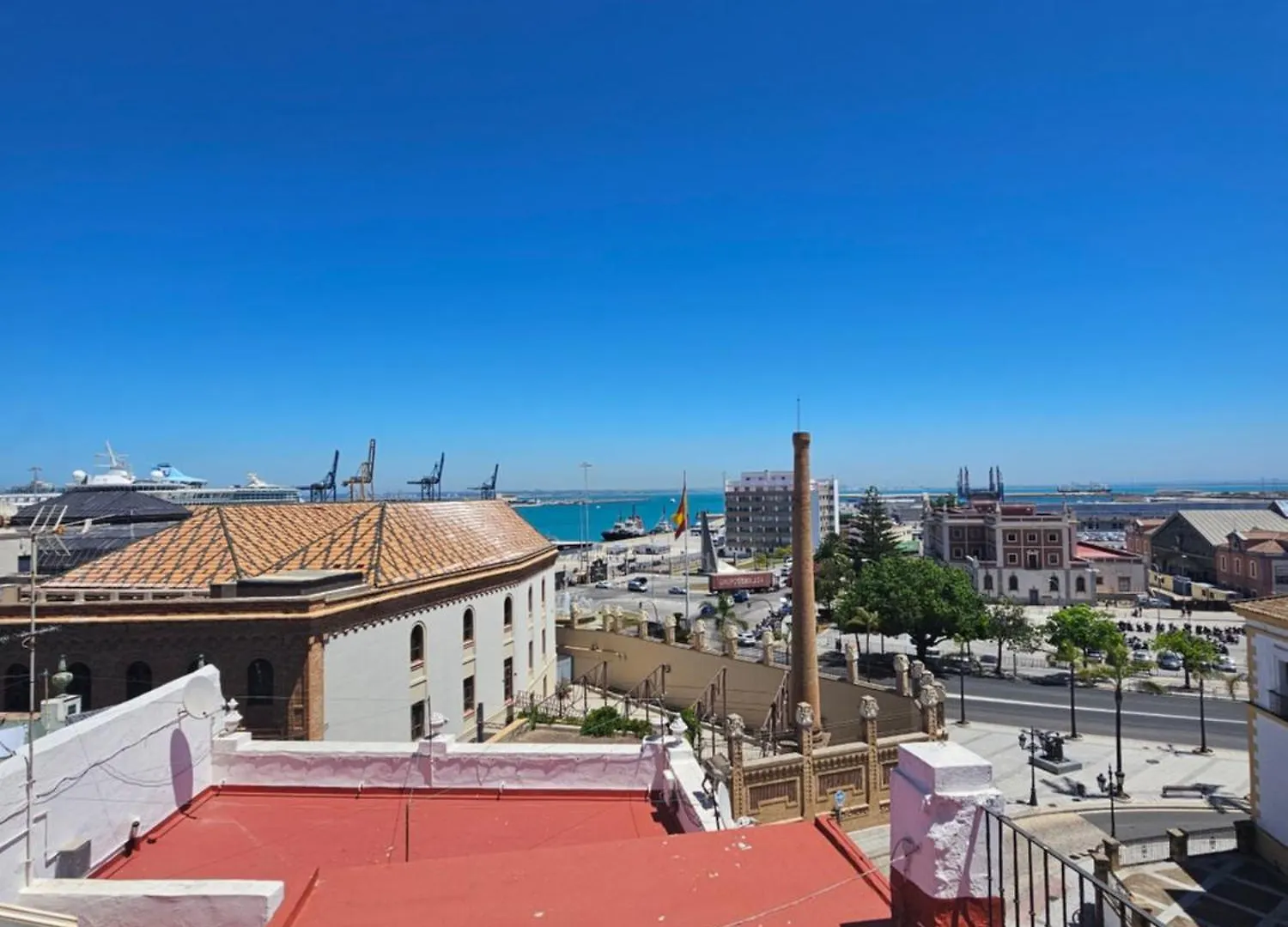 Apartamentos Plaza Santo Domingo Cádiz España