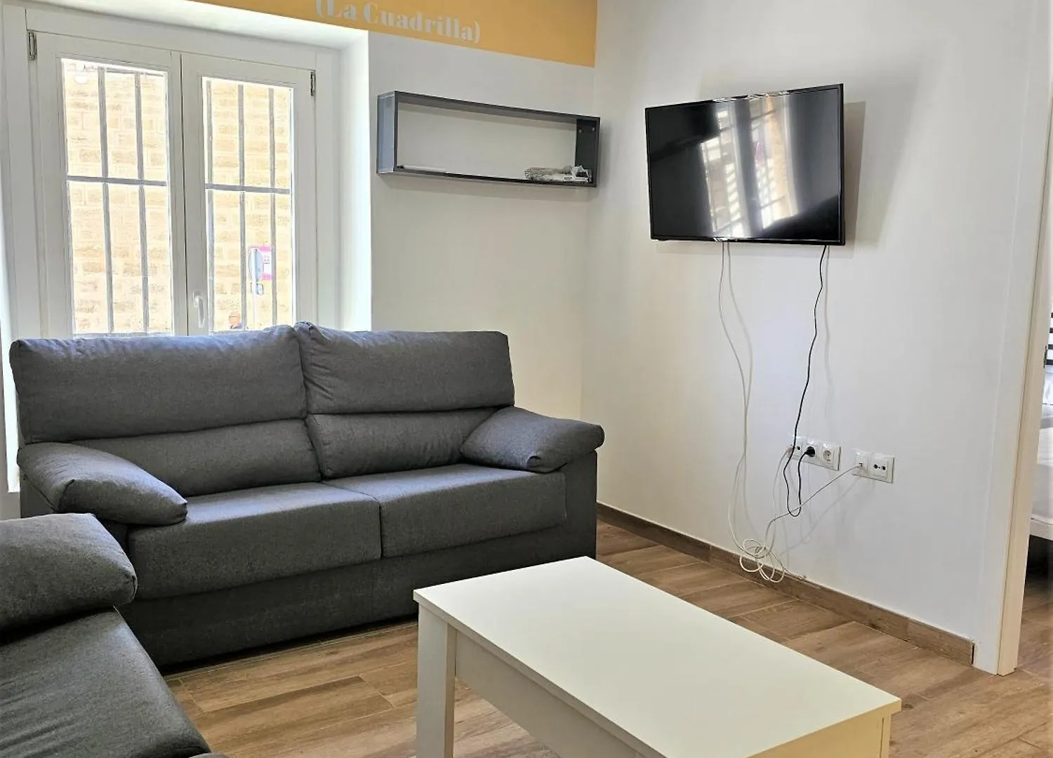 Apartamentos Plaza Santo Domingo Cadiz Spain